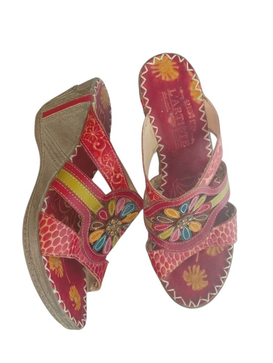 L'ATISTE Shoes - L'ATISTE Red Floral Embroidered Wedge Sandals Size 8 EU 38